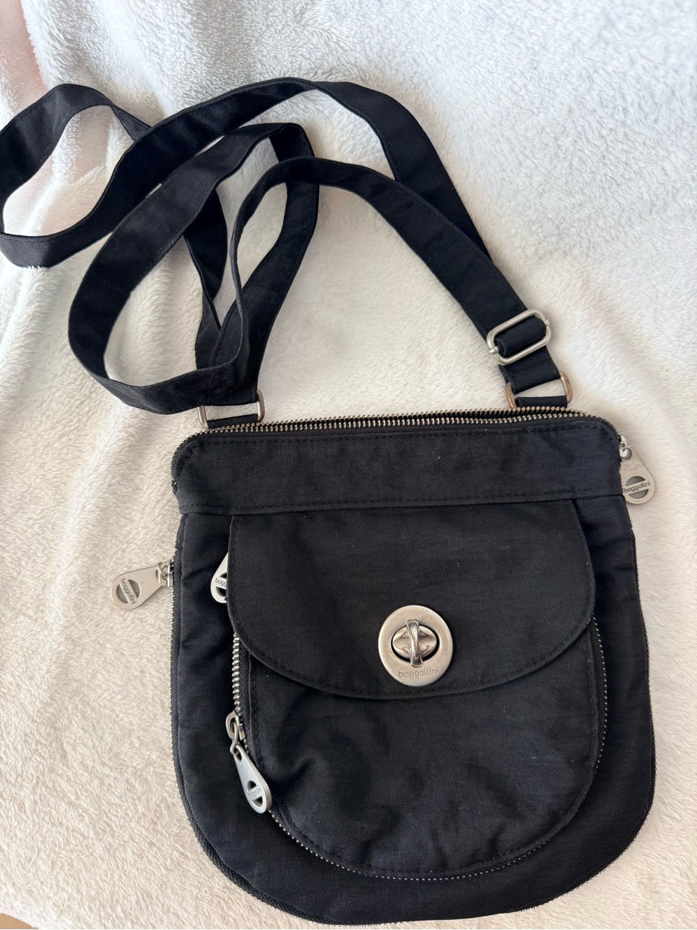 Baggallini Black Canvas Crossbody with Turn-Lock Pocket
